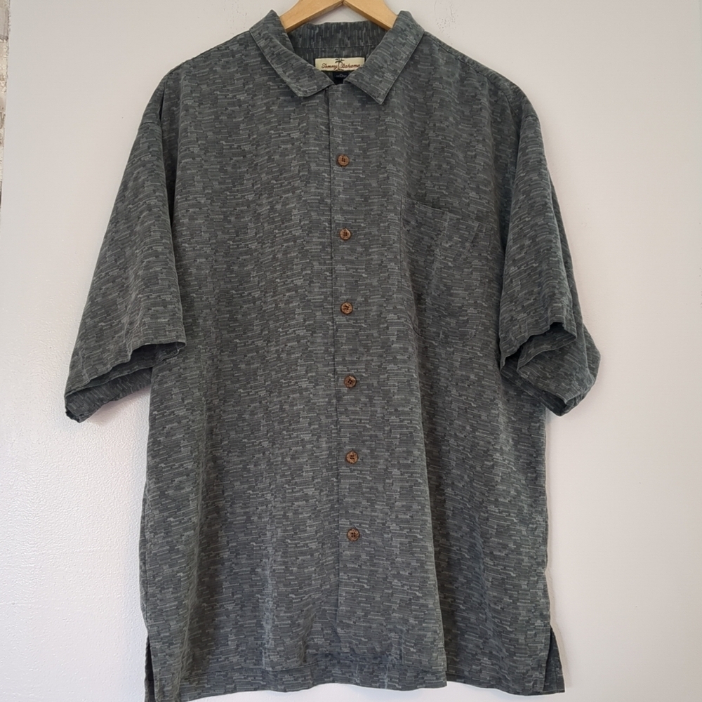 Tommy Bahama Shirt Mens XL 100% Silk Button Down Short Sleeve Beach Preppy